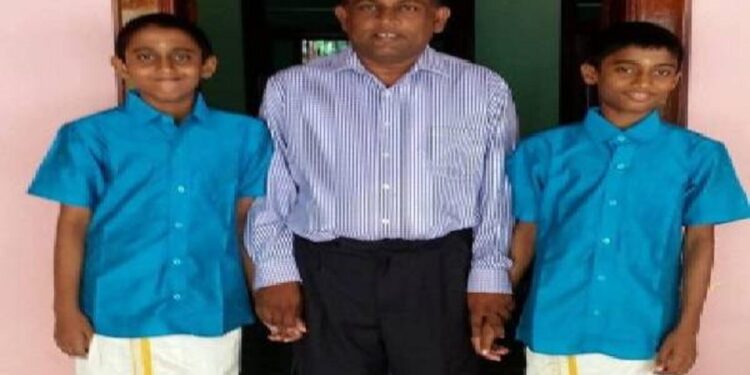 யாழில் உயிரியலில் சாதனை படைத்த இரட்டையர்கள்