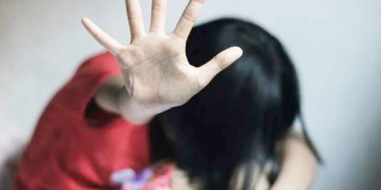 யாழில் சிறுமியை துஷ்பிரயோகம் செய்த பெண்கள் உட்பட மூவர் கைது!