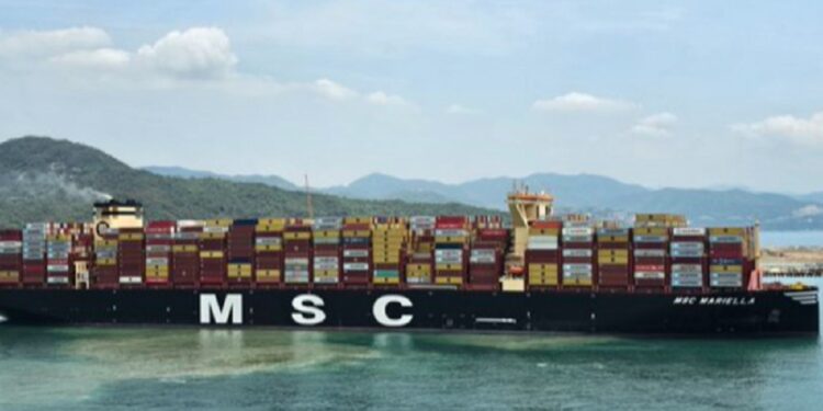 கொழும்பை வந்தடைந்த சொகுசு கப்பல்!