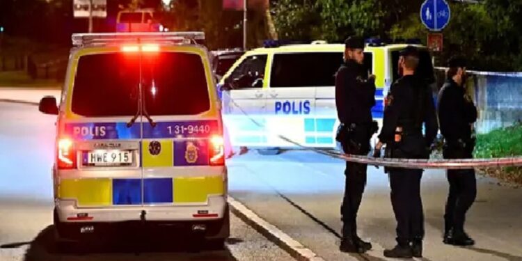 சுவீடனில் துப்பாக்கி சூடு 3பேர் பலி!