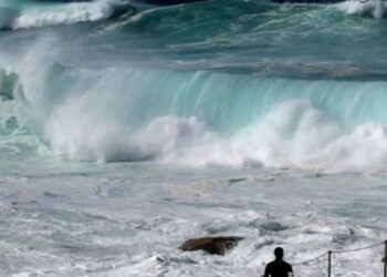 அவுஸ்திரேலியாவில் கடல் அலைகளில் சிக்கி மூவர் மரணம்!