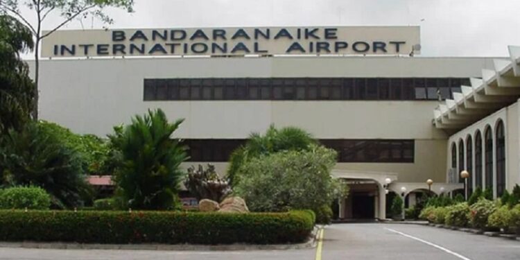 வெளிநாடு செல்ல முயன்ற ஒருவர் கைது!