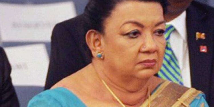 மஹிந்த மனைவி மீது பொலிசில் முறைப்பாடு!