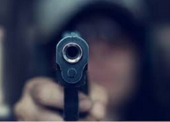 கட்டுத்துப்பாக்கி வெடித்ததில் இளைஞன்  காயம்!