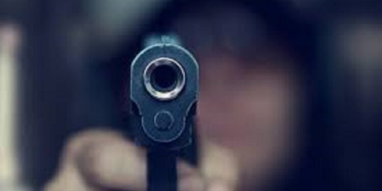 கட்டுத்துப்பாக்கி வெடித்ததில் இளைஞன்  காயம்!