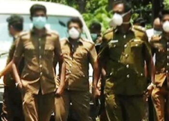 இலஞ்சம் வாங்கிய சுகாதார பரிசோதகர் கைது!