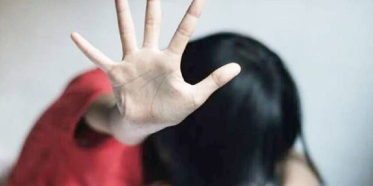 இளம் யுவதியை சீரழித்த தேர்தல் வேட்ப்பாளர்!