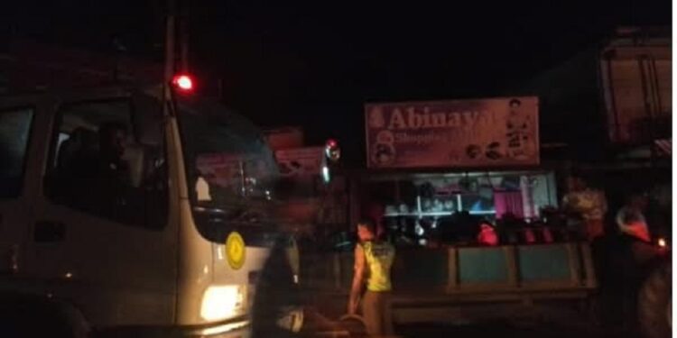 யாழில் தீயில் கருகிய விற்பனை நிலையம்