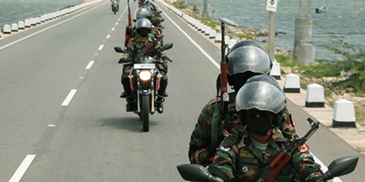 நாடு முழுவதும் ஆயுதப் படைகளை அழைக்க ஜனாதிபதி உத்தரவு!