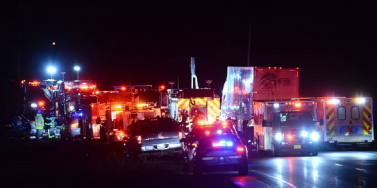 கனடாவில் கோர விபத்து ஜவர் பலி!