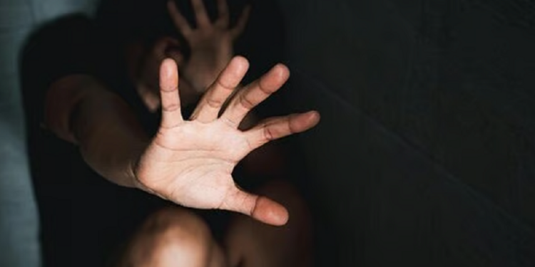 பாலியல் குற்றச்சாட்டில் ஆசிரியர் கைது!