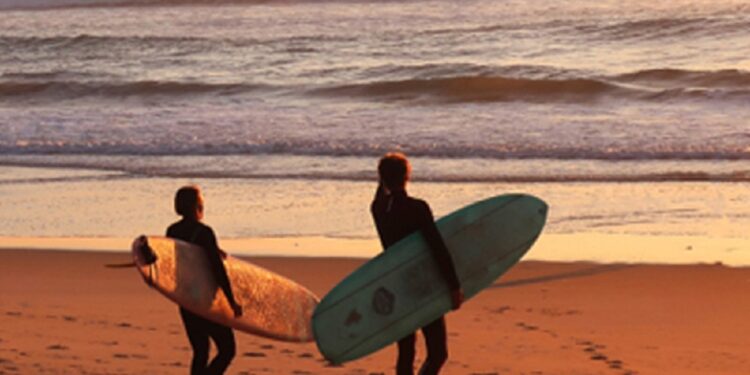 இலங்கையில் பிகினி அணிய தடையா வெடித்து புதிய சர்ச்சை!