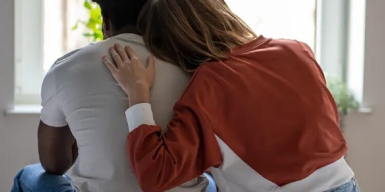 கனடா வாழ் குடும்ப பெண்ணால் கணவனை இழந்து பிள்ளைகளுடன் தவிக்கும் இளம் குடும்ப பெண்!