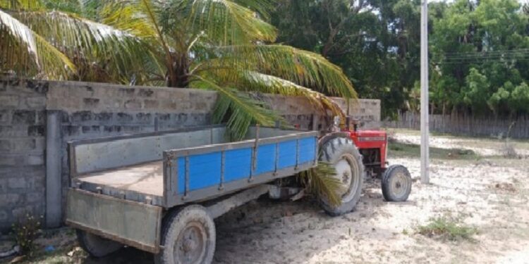 உழவு இயந்திரத்தில் இருந்து மோட்டர் இயந்திரம் திருட்டு!