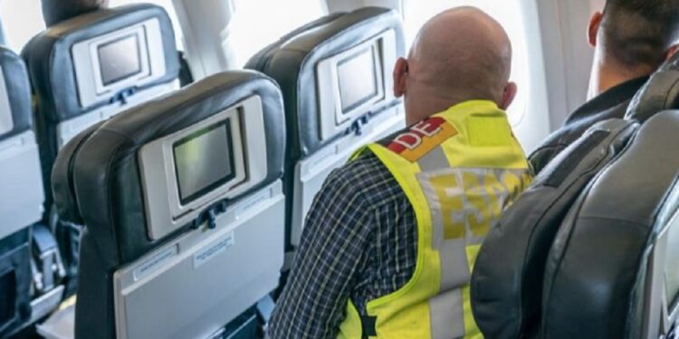 குவைத்தில் இருந்து நாடு கடத்தப்பட்டவுள்ள இலங்கையர்கள்!