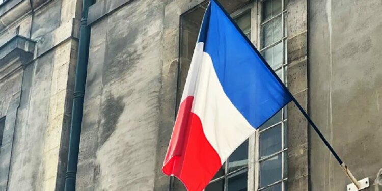 பிரான்சில் நடைமுறையாகும் புதிய சட்டம்!