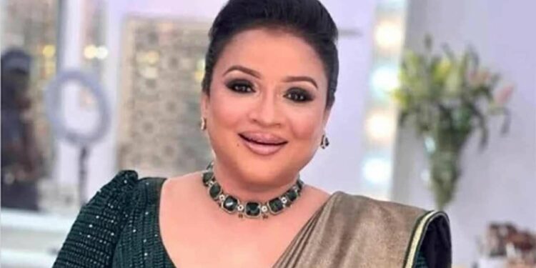 பிரபல சிங்கள நடிகை சேமினி இத்தமல்கொட கைது!