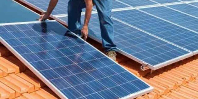 புதிய மைல்கல்லை எட்டியுள்ள சூரிய மின் உற்பத்தி!