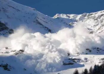 சுவிஸ் நிலச்சரிவில் புதைந்த கிராமம்!