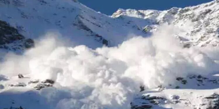 சுவிஸ் நிலச்சரிவில் புதைந்த கிராமம்!