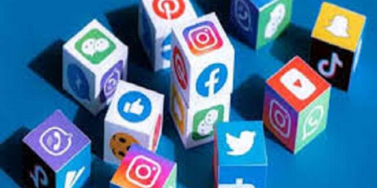 சமூக ஊடகங்கள் தொடர்பில் அரசாங்கம் மேற்கொள்ளவுள்ள நடவடிக்கை!