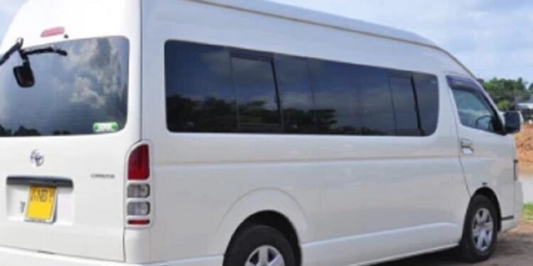 அமைச்சுக்கு சொந்தமான சொகுசு வேன் ஒன்றை தனிப்பட்ட தேவைக்கு பயன்படுத்திய சாரதி கைது!