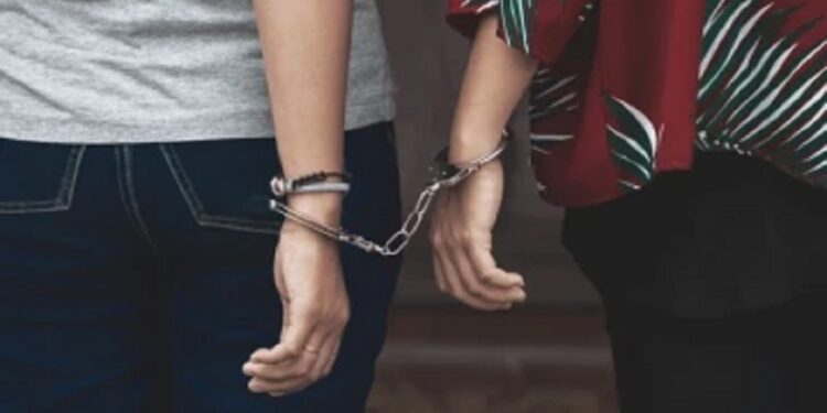 இளம் தம்பதி ஒன்றின் மோசமான செயல் கைதான தம்பதியினர் !