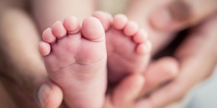 வடிகாலில் இருந்து மீட்க்கப்பட்ட சிசுவின் சடலம்!