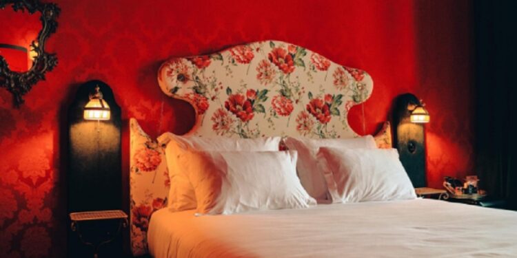 யாழ் நல்லூர் ஆலய வீதியில் விபச்சார விடுதியா?