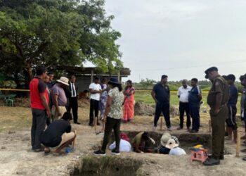 யாழ் செம்மணியில்  7 மனித எலும்புக்கூடுகள் கண்டுபிடிப்பு!