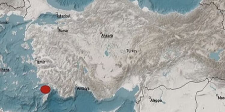 துருக்கியை உலுக்கிய நிலநடுக்கம்!