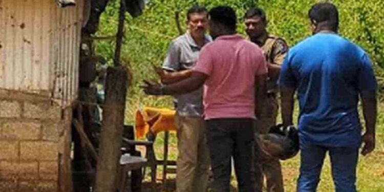 வவுனியாவில் இரத்தக் கறைகளுடன் மீட்க்கப்பட்ட சடலம்!