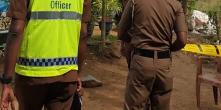 மின்சாரசபை ஊழியர் வெட்டிக் கொலை!