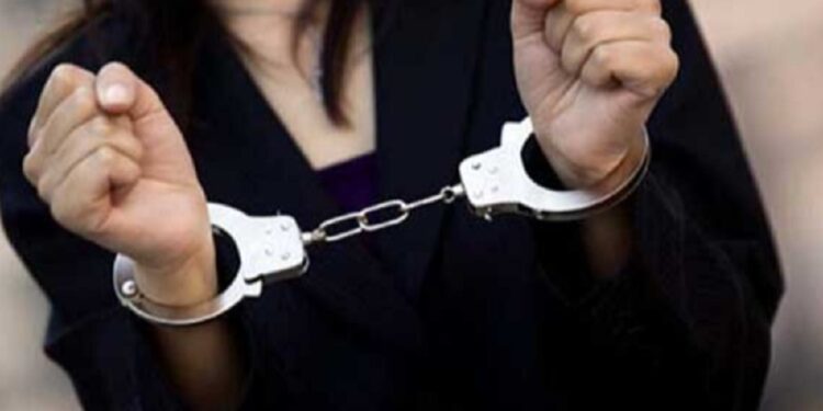 முன்னாள் இராஜாங்க அமைச்சர் மனைவி திடீர் கைது!