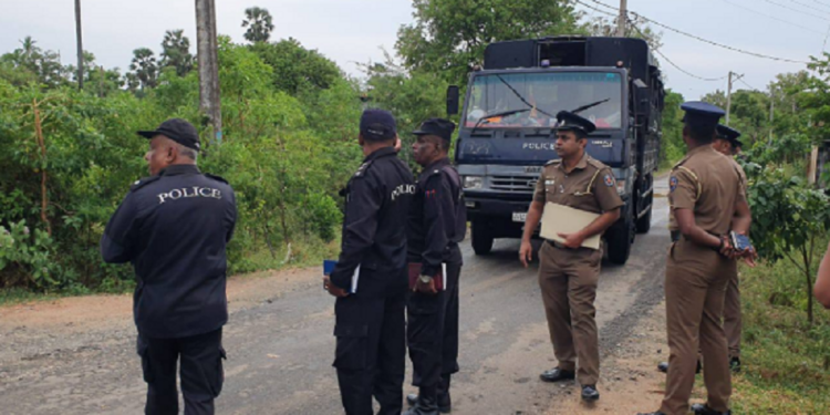 திடீரென யாழ் வந்து இறங்கிய சிங்கள மக்கள்!