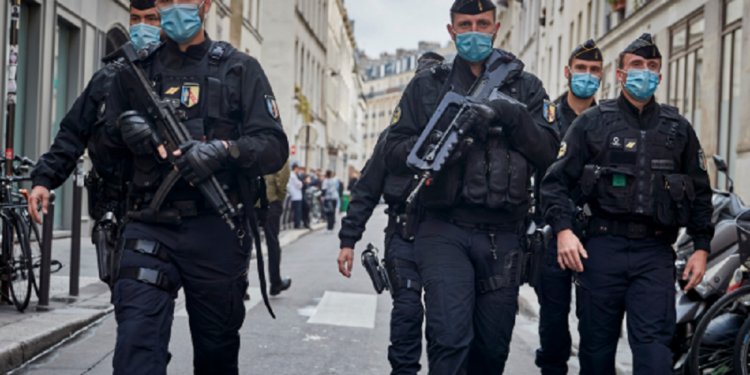 பிரான்சில் சட்டவிரோத குடியேறிகளுக்கு சிக்கல்!