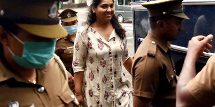 பிணையில் விடுதலையானார் கெஹெலிய ரம்புக்வெல்லவின் மகள்