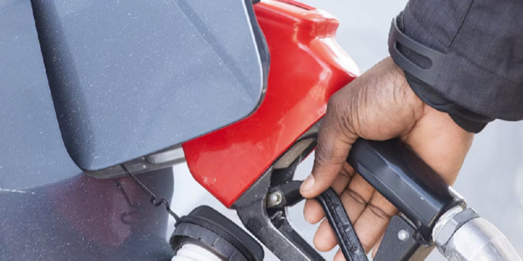 கனடாவில் உயர்வு கண்ட எரிபொருள்!