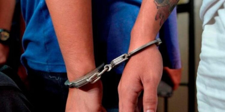 யாழில் பாரிய குற்றச் செயல்களுடன் தொடர்புடையை மூவர் கைது!