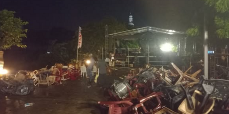 யாழில் இடை நிறுத்தப்பட்ட இசை நிகழ்ச்சி!