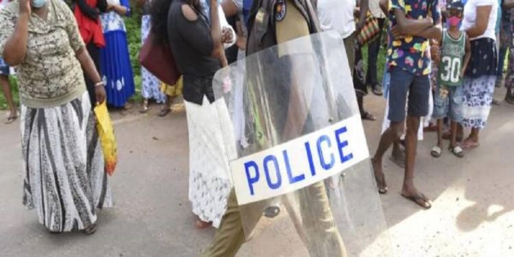 முச்சக்கரவண்டி சாரதி வெட்டிக் கொலை!