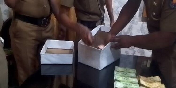 தமிழர் பகுதியில் பிரபல போதைப் பொருள் வர்த்தகர்கள் கைது!