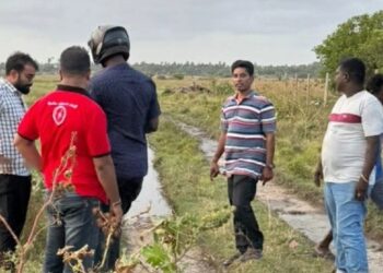 யாழ் காக்கைதீவில்  மனித  கழிவுகளால் கடும் நாற்றம்!