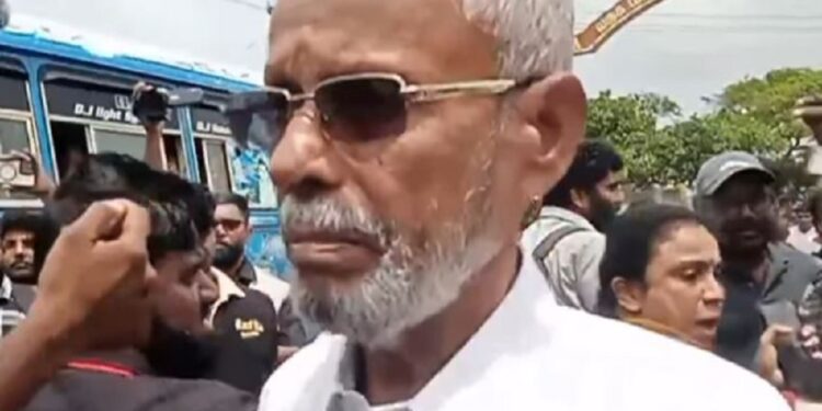 போராட்ட இடத்திலிருந்து விரட்டியடிக்கப்பட்ட சீ.வி.கே.