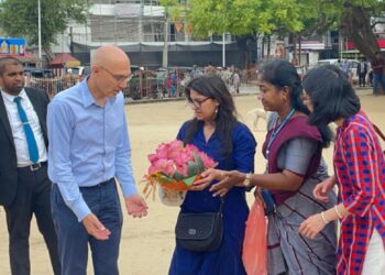 நல்லூர் ஆலயத்தில் வழிபாடு மேற்கொண்ட ஐ.நா மனித உரிமைகள் உயர்ஸ்தானிகர்