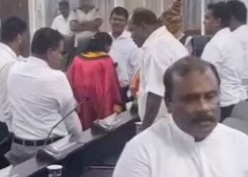 யாழ் மாநகரசபை அமர்வில் குழப்பம்!