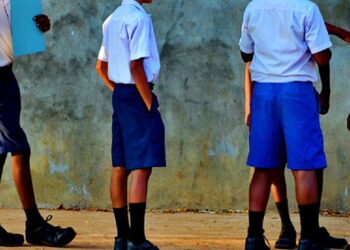 தமிழ் பாடசாலையில் நீண்டகாலமாக குடும்ப ஆட்சி !