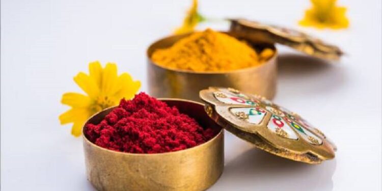 நெற்றியில் திருநீறு மற்றும் குங்குமம் வைப்பது ஏன் தெரியுமா?