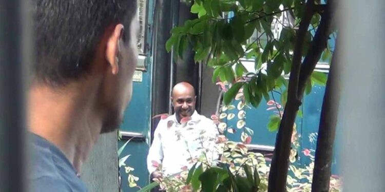 நீதிமன்றிற்கு அழைத்து செல்லப்பட்டார் முன்னாள் அமைச்சர் துமிந்த திசாநாயக்க