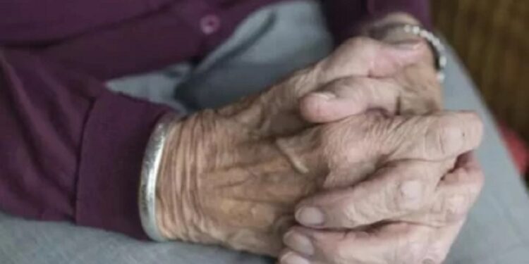 மது போதையில் அதிகளவு மாத்திரைகளை உட்கொண்ட முதியவர் மரணம்!